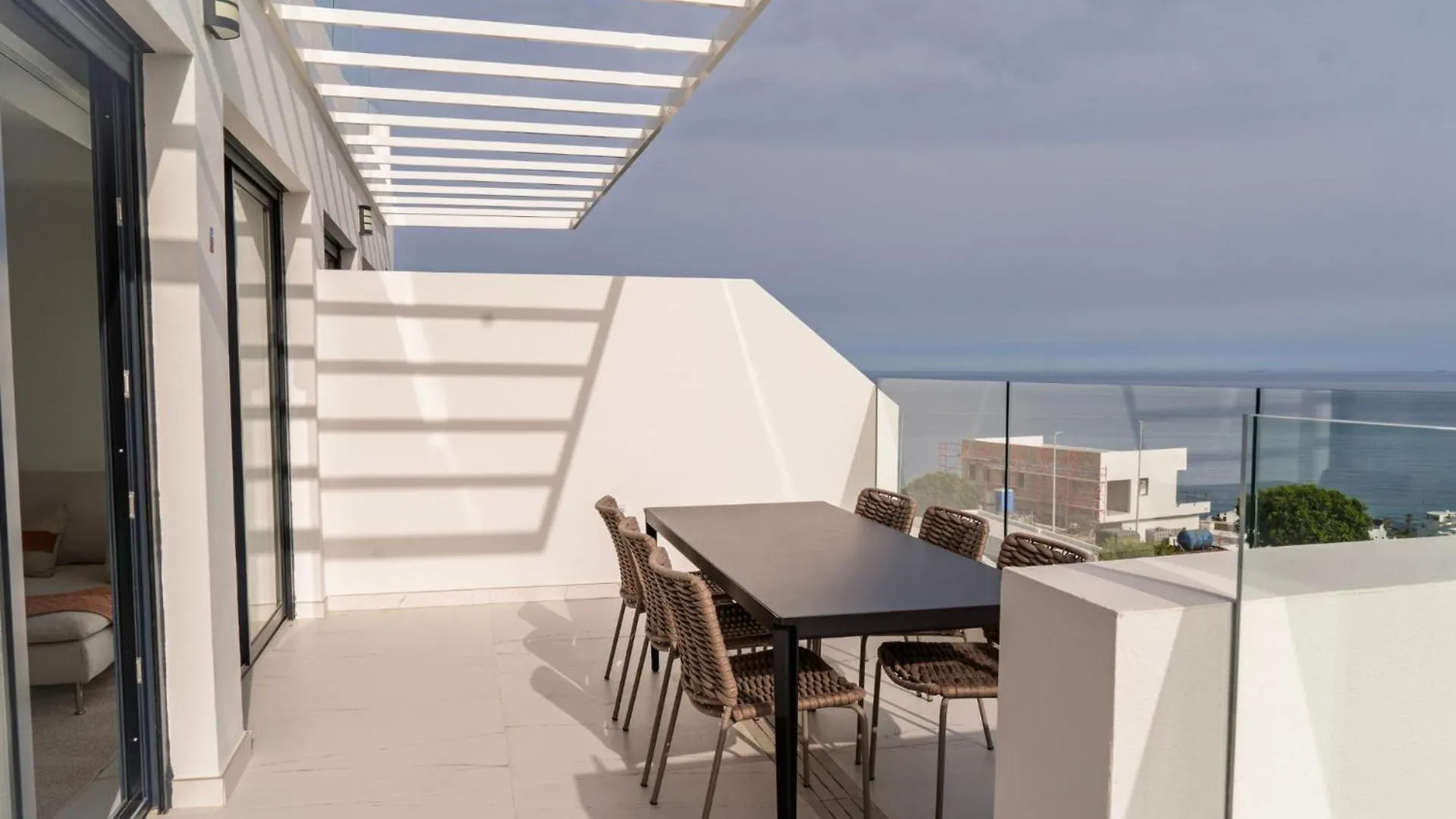 דירה אסטפונה Modern Two-Bedroom Coastal Retreat With Panoramic Sea Views To Africa ספרד